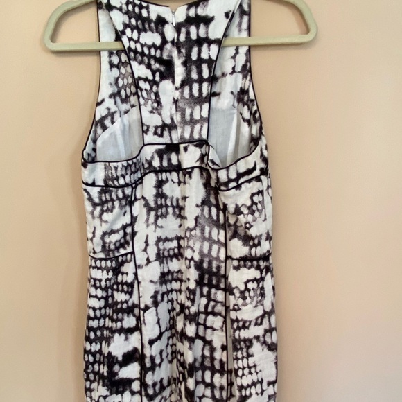 Black and White Designed Dress - Picture 4 of 9